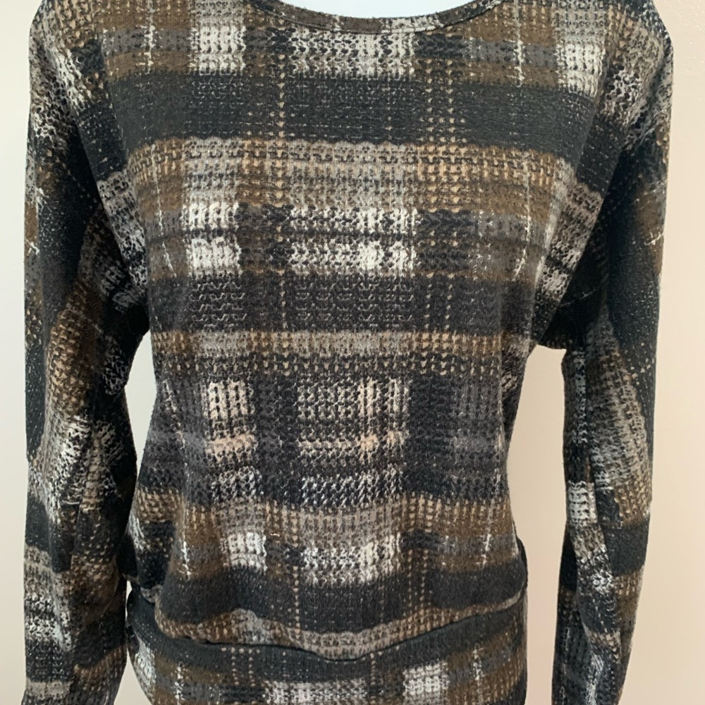 Perfect Neutral Top - Picture 2 of 14
